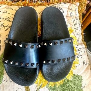 Valentino Garavani Rockstud slides